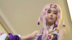 超美coser符玄小姐姐玉足把玩直拍