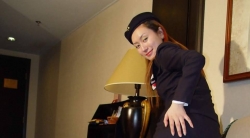 求中高艺薇薇的这部空姐制服视频