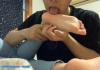 吃清纯学妹白嫩裸足