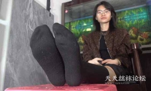 【南国足艺】琪琪原味棉袜裸足诱惑！