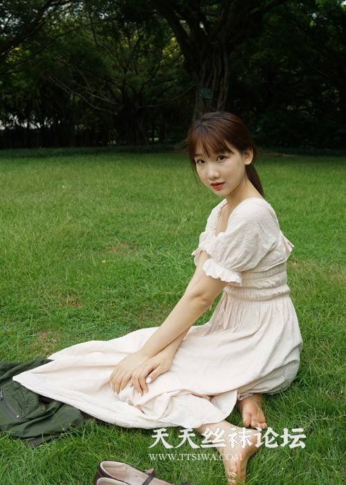 214610qv7yu798zg70368t.jpg