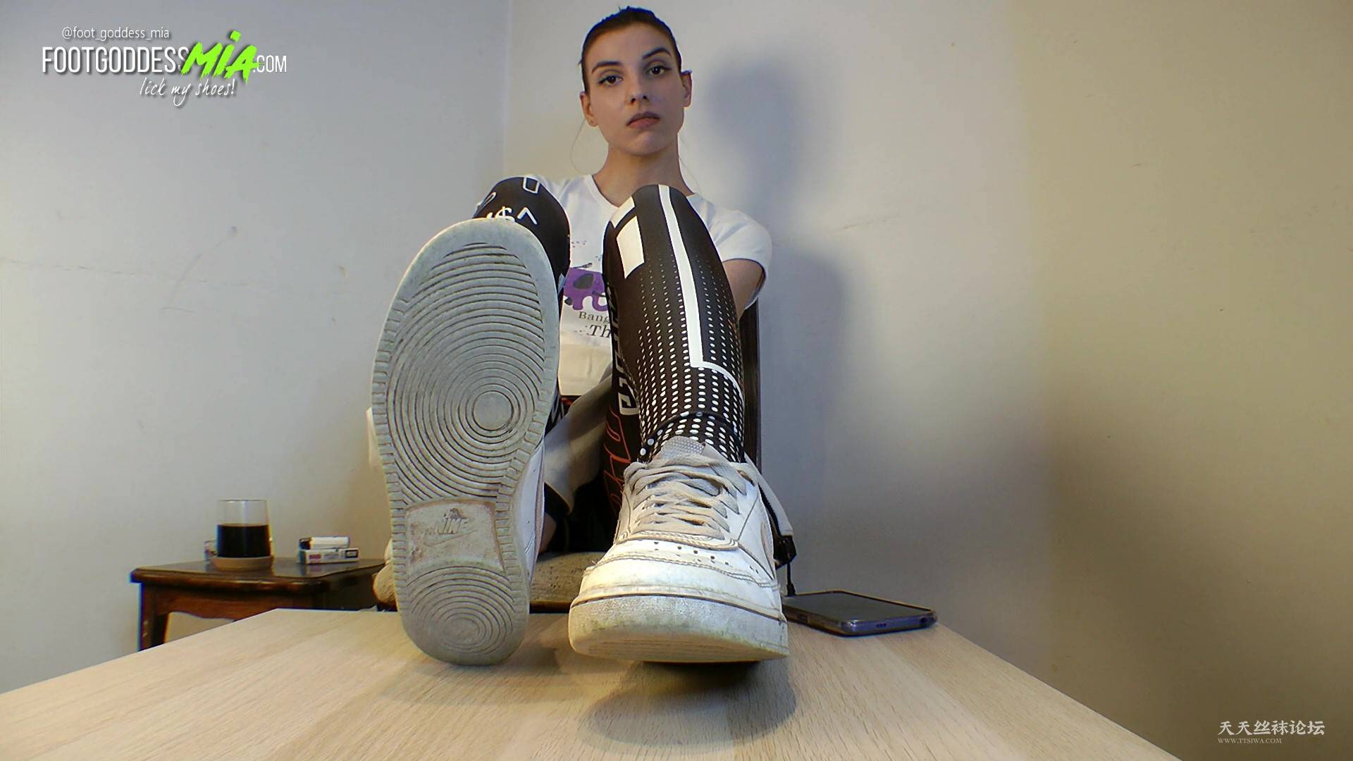 Foot Goddess Mia POV - Loser, you can only look at them - PART 2 - frame at 7m48s.jpg