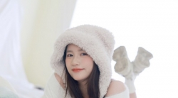 【IMZSOCK原创摄影】2025 第13期 小点心 7分钟4K视频+146P套图