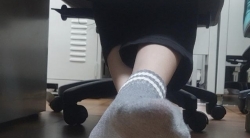 （原创偷拍作品）紀錄電腦教室同學的襪足 偷拍後座同學的襪足底 7p 7v 2.13g
