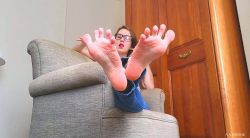 Goddess Vanessatian脚的羞辱命令 3V