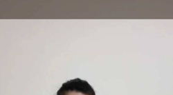 模特泽泽展示褶皱胖脚底